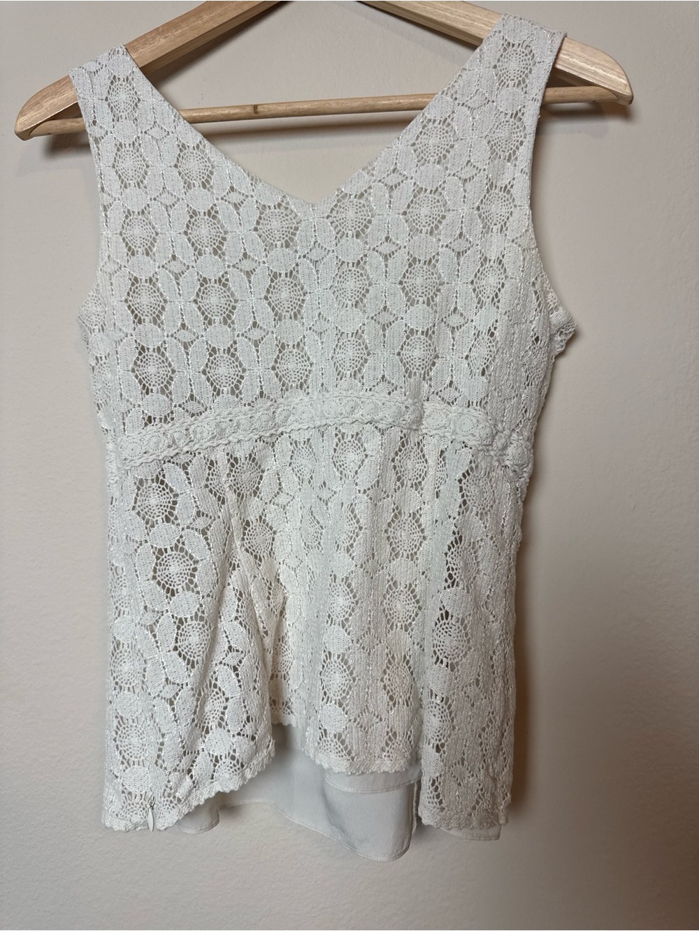 Ann Taylor White Lace Sleeveless Peplum Camisole